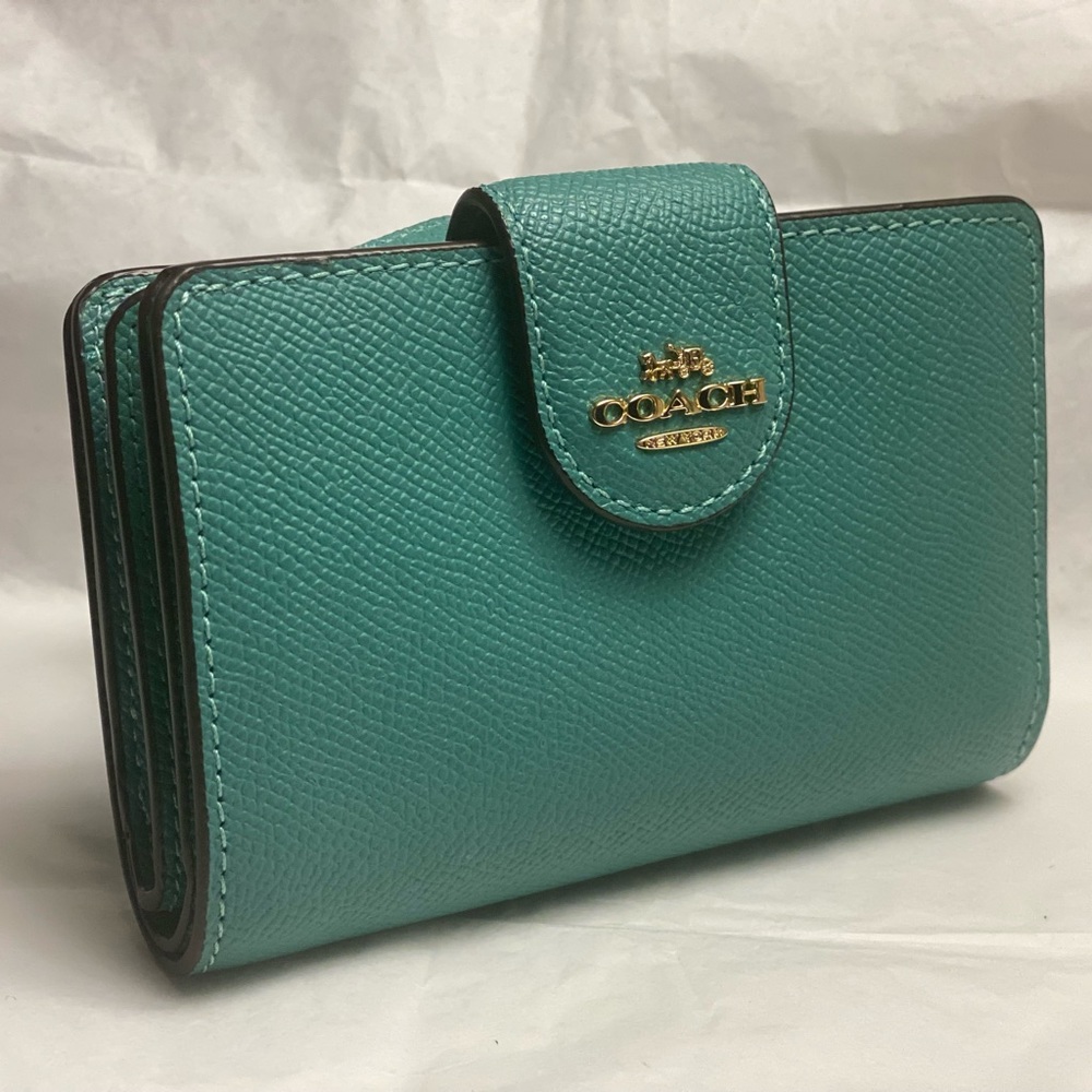 Coach Medium Corner Zip Teal Green Card Wallet
